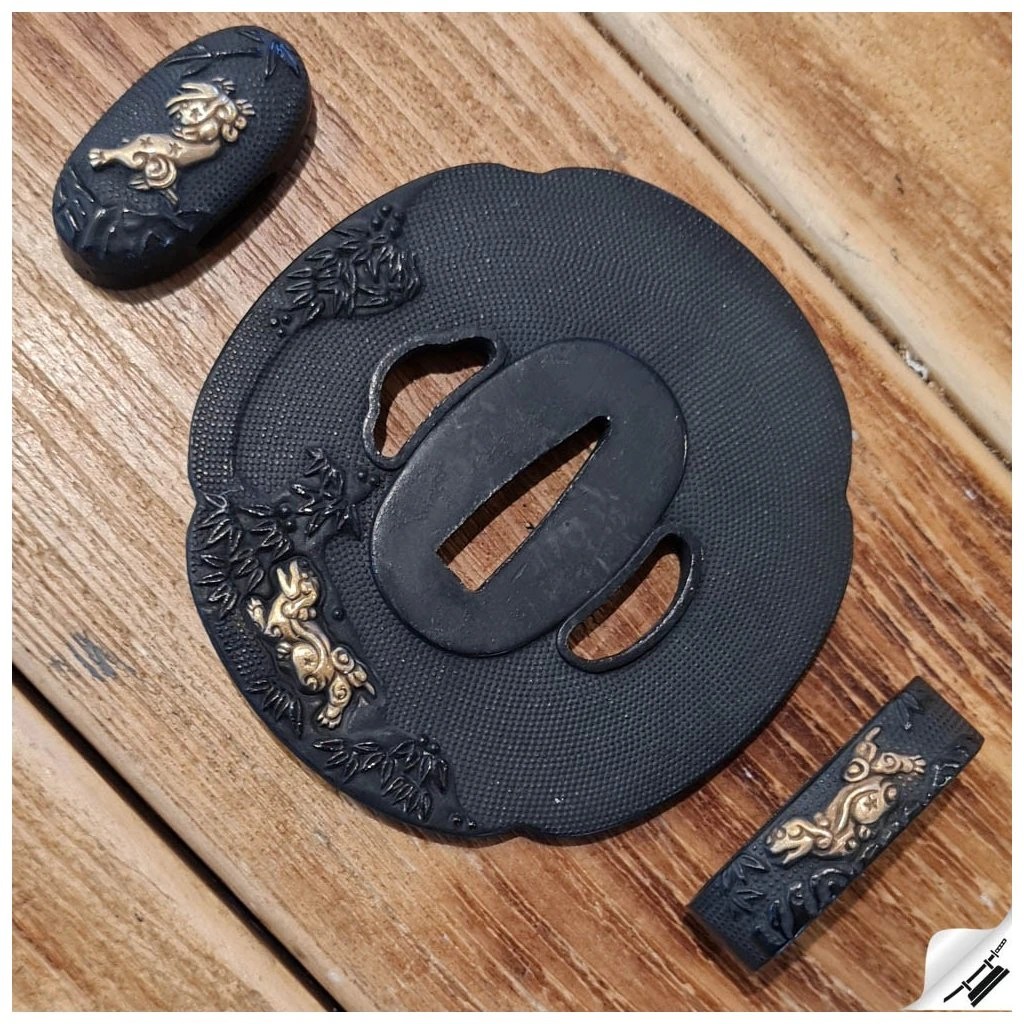 foto Kawashima Sada koshirae Otoko se zlat�m drakem pro katanu � dekorativn� replika